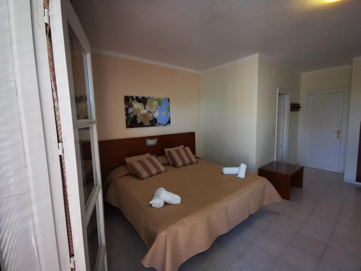 Hostal Marazul Nerja Zewnętrze zdjęcie
