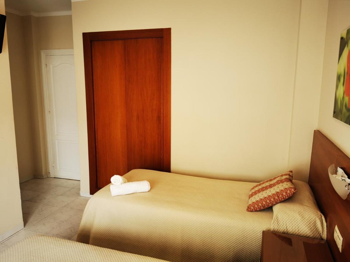 Hostal Marazul Nerja Zewnętrze zdjęcie